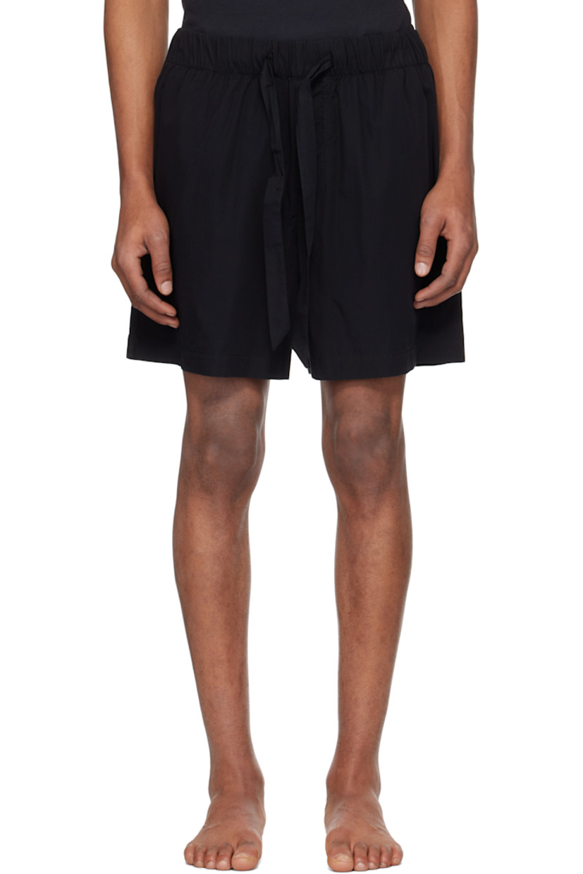 Lightweight stonewashed organic cotton poplin pyjama shorts.

· Wide-leg
· Oeko-Tex ® Standard 100-certified
· Drawstring at elasticized waistband
· Four-pocket styling
· Button fly
· Logo patch at back pocket

Supplier color: All black