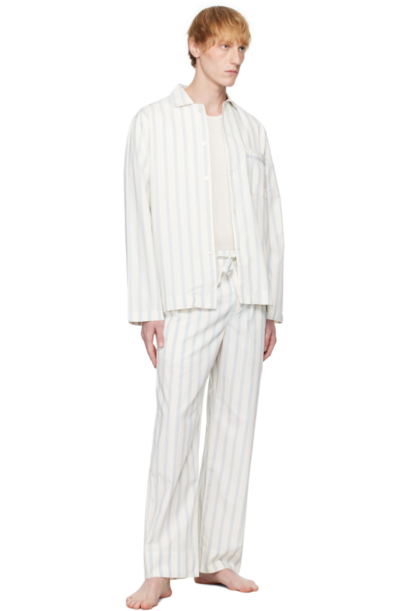 Stonewashed lightweight organic cotton poplin pyjama pants. Oeko-Tex® Standard 100-certified.

· Straight-leg and loose-fit
· Stripes throughout
· Drawstring at elasticized waistband
· Three-pocket styling
· Button fly
· Logo flag at back pocket

Supplier color: Needle stripes
