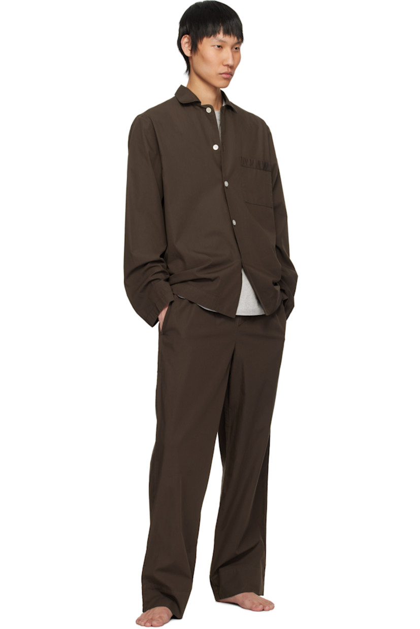 Stonewashed lightweight organic cotton poplin pyjama shirt. Oeko-Tex® Standard 100-certified.

· Open spread collar
· Button closure
· Patch pocket at chest
· Logo flag at side seam
· Mother-of-pearl hardware

Supplier color: Coffee