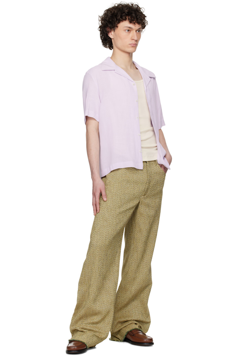 Lightweight viscose twill shirt. 

· Open spread collar
· Button closure
· Mother-of-pearl hardware

Supplier color: Arizona lilac