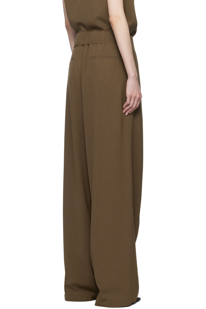 Stretch polyester twill trousers. 

· Removable self-tie drawstring at waistband
· Four-pocket styling
· Zip-fly
· Folded panel at front legs
· Full satin lining

Supplier color: Brown