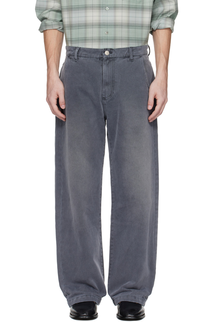 Non-stretch organic cotton denim jeans. Fading throughout.

· Belt loops
· Four-pocket styling
· Zip fly

Supplier color: Washed slate