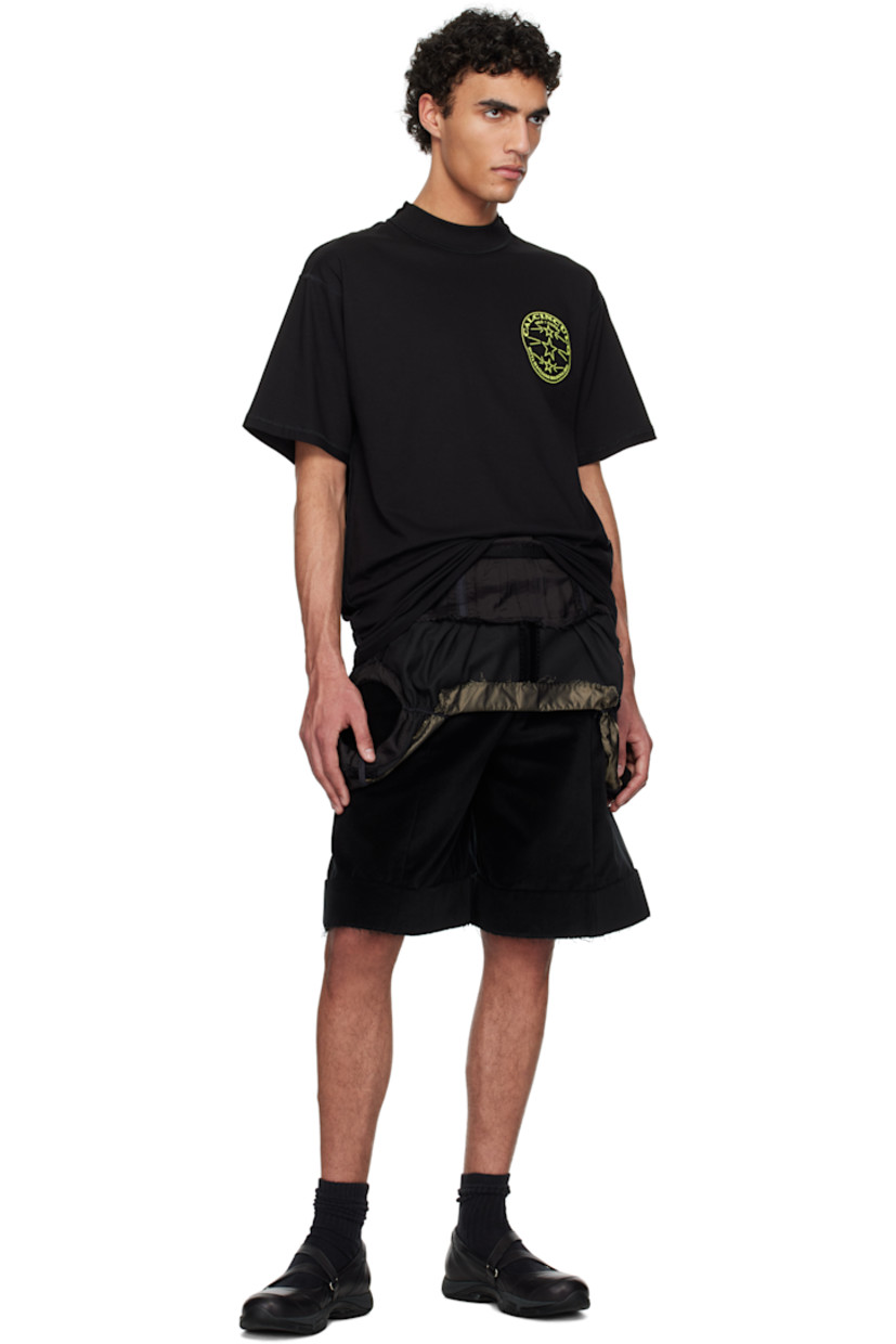 Cotton jersey T-shirt. Inverted seams throughout.

· Rib-knit crewneck
· Logo graphic printed at chest and back
· Dropped shoulders

Supplier color: Black