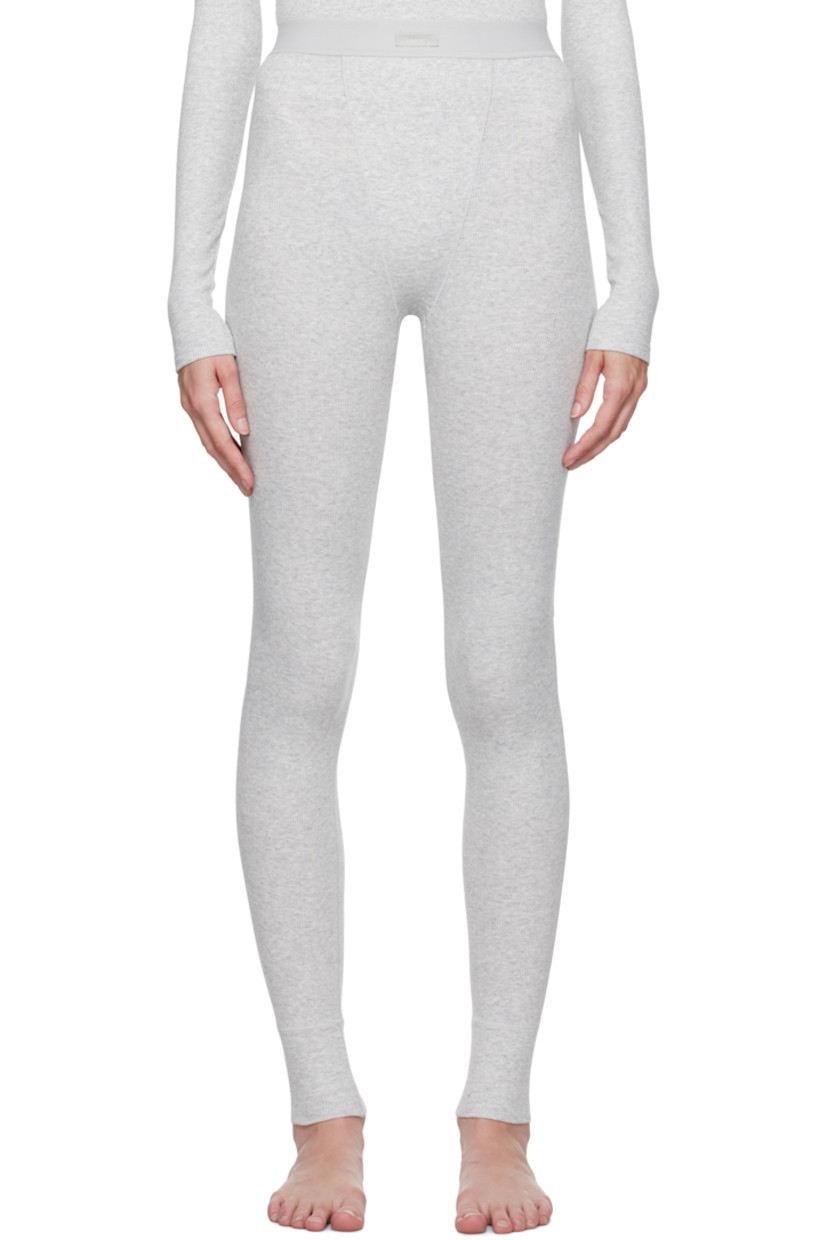 Breathable stretch cotton ribbed jersey leggings.

· Logo patch at elasticized waistband
· Partial jersey lining

Supplier color: Light heather grey