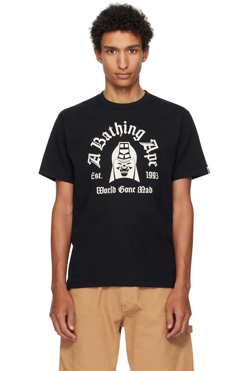 Cotton jersey T-shirt. 

· Rib-knit crewneck
· Logo, graphic, and text printed at front 
· Logo flag at cuff

Supplier color: Black