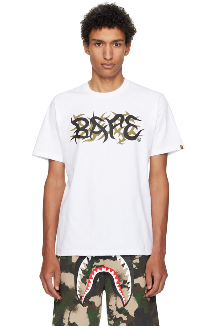 Cotton jersey T-shirt. 

· Rib-knit crewneck
· Logo printed at chest
· Logo flag at cuff

Supplier color: White