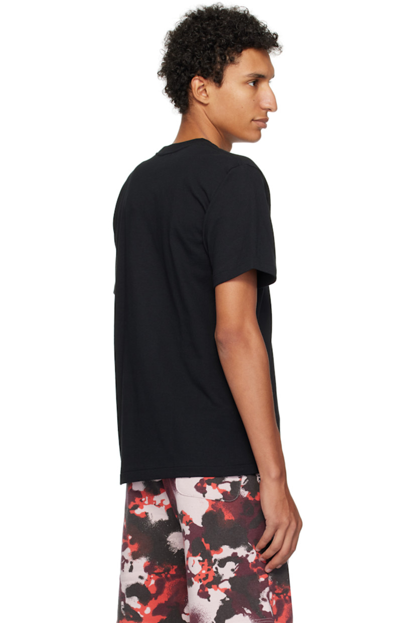 Cotton jersey T-shirt. 

· Rib-knit crewneck
· Logo graphic printed at front
· Logo flag at cuff

Supplier color: Black/Beige