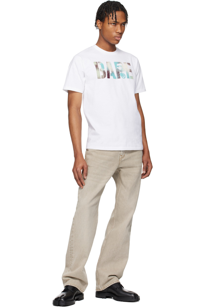 Cotton jersey T-shirt.

· Rib-knit crewneck
· Logo graphic printed at front
· Logo flag at cuff

Supplier color: White