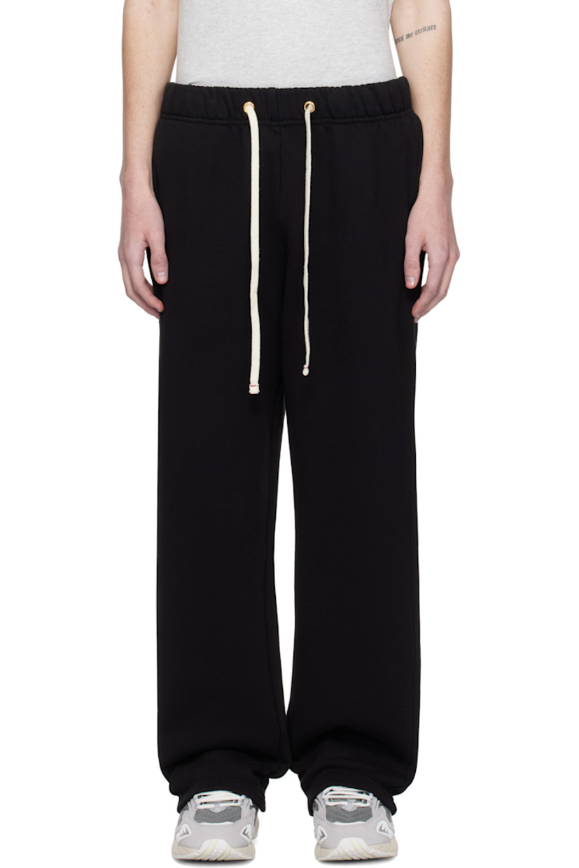 Relaxed-fit heavyweight brushed cotton fleece sweatpants.

· Pre-shrunk and garment-dyed
· Wide-leg
· Drawstring at elasticized waistband
· Two-pocket styling

Supplier color: Jet black