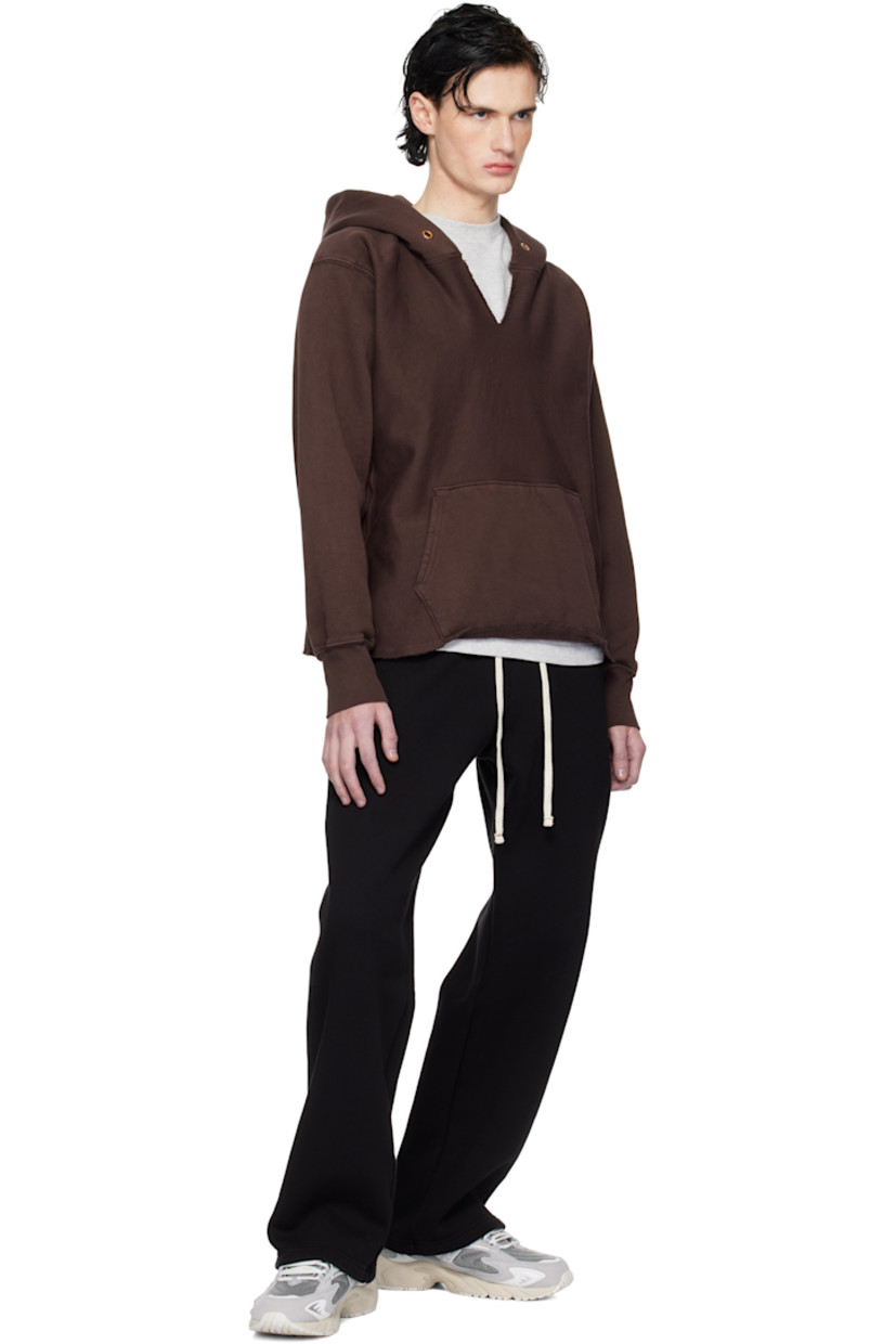 Relaxed-fit heavyweight brushed cotton fleece sweatpants.

· Pre-shrunk and garment-dyed
· Wide-leg
· Drawstring at elasticized waistband
· Two-pocket styling

Supplier color: Jet black