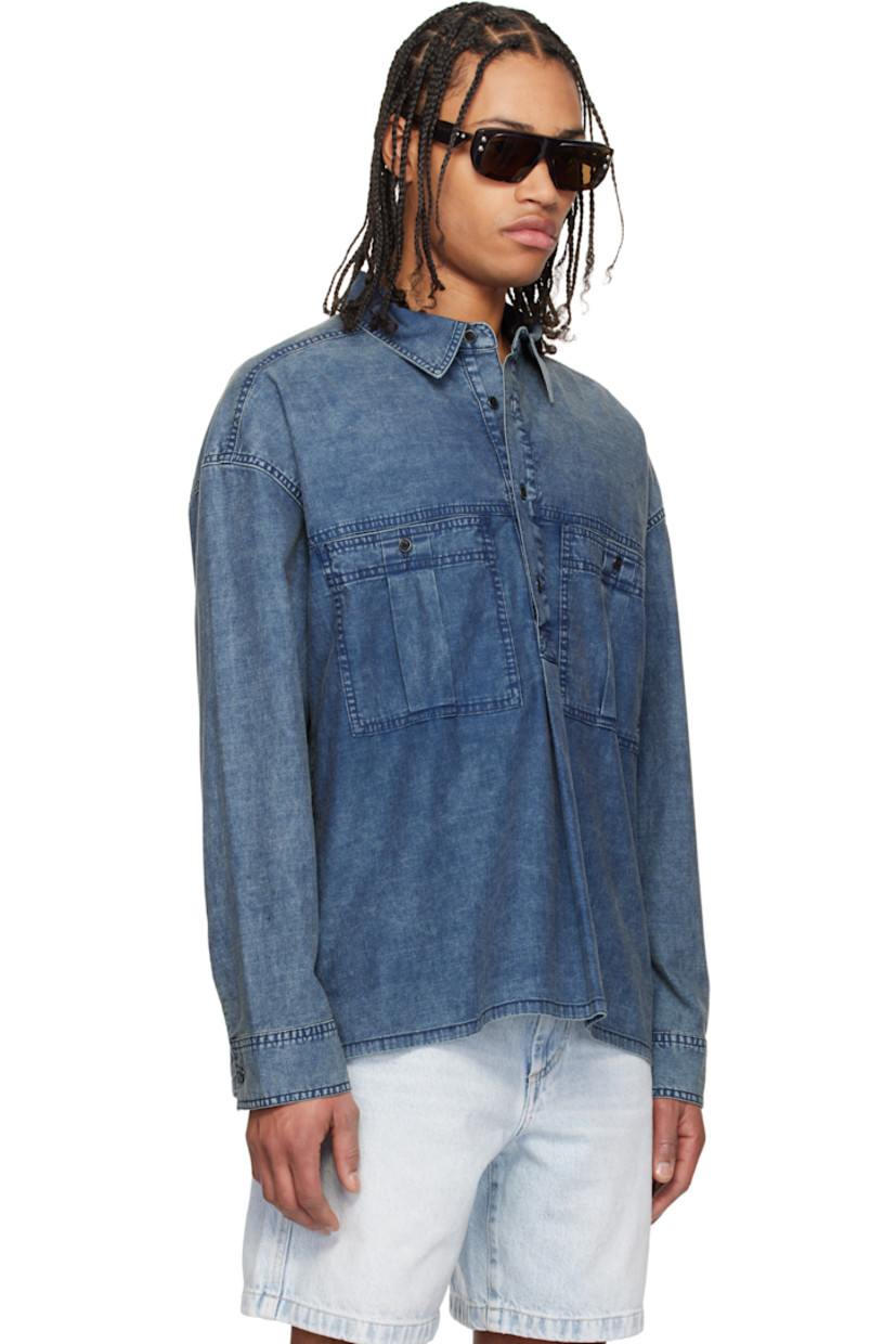 Cotton chambray shirt.

· Spread collar
· Button closure
· Patch pockets
· Shirttail hem
· Barrel cuffs
· Box pleat at back

Supplier color: Blue