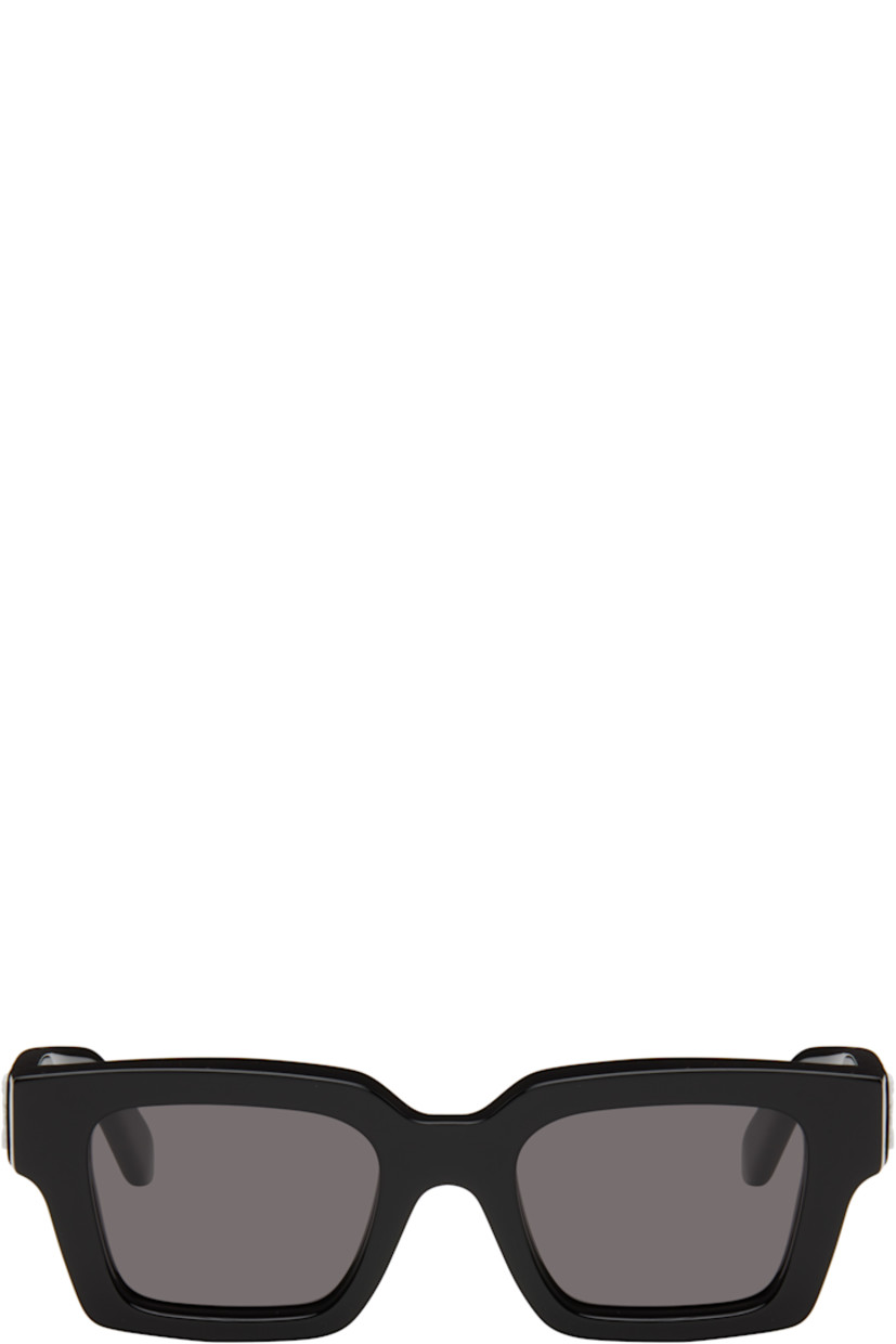 Square acetate-frame sunglasses in black. 

· Gray lenses 
· 100% UV protection, category 3 
· Integrated nose pads
· Logo hardware at temples
· Includes pouch
· Size: 50.22 145

Supplier color: Black/Logo with dark grey