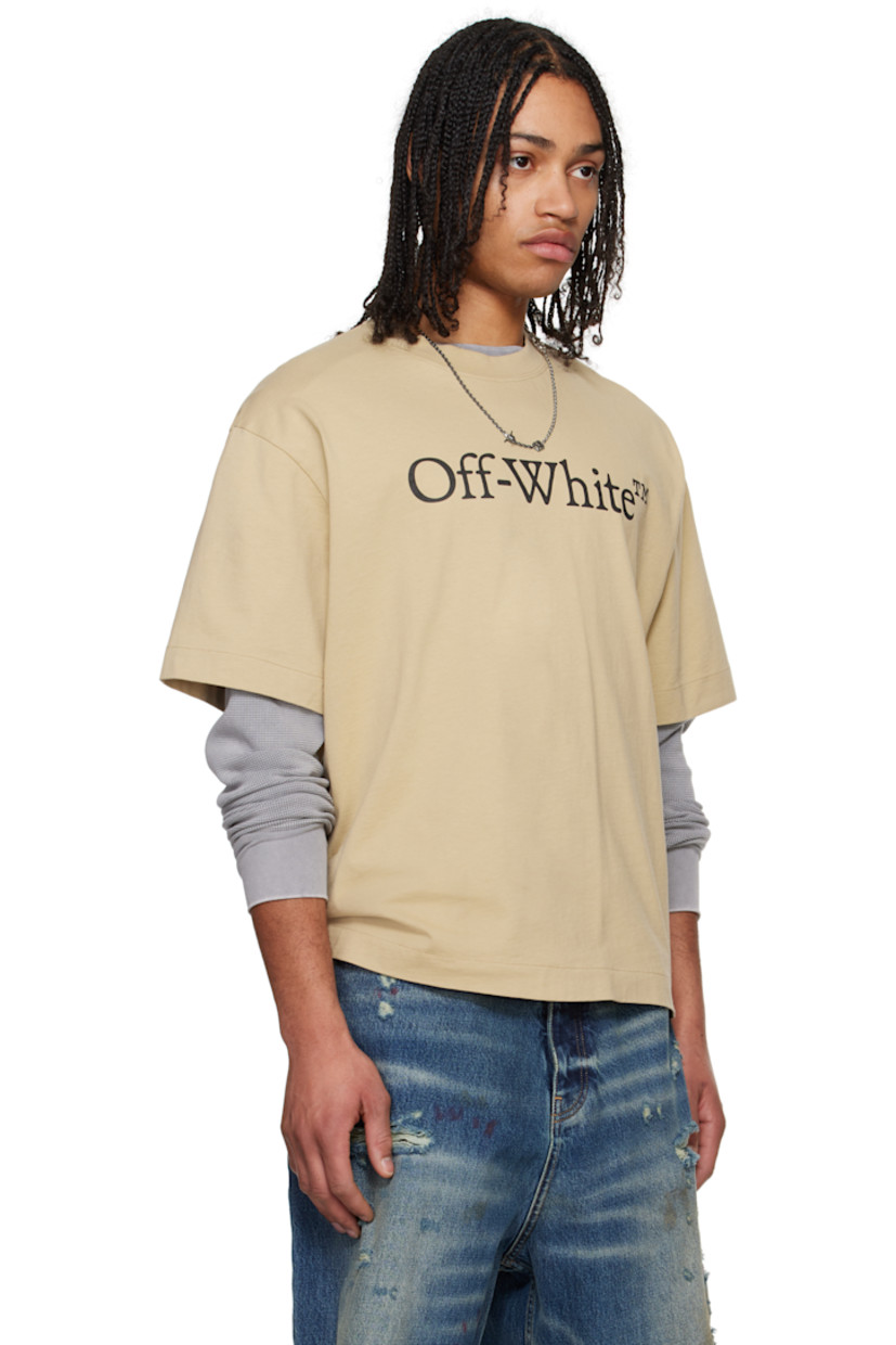 Cotton jersey T-shirt.

· Rib-knit crewneck
· Logo printed at chest
· Vented side seams
· Dropped shoulders

Supplier color: Creme brulee