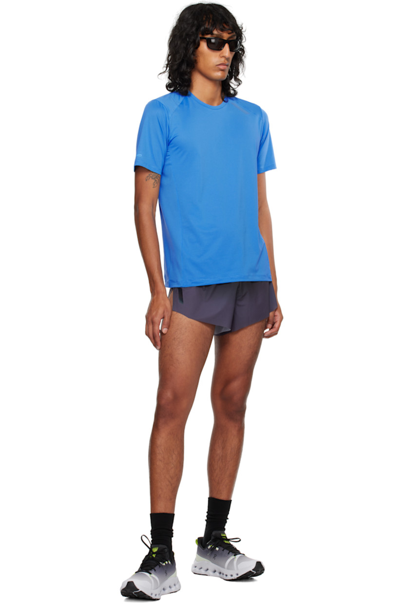 Stretch recycled nylon mesh T-shirt. Lightweight, breathable, moisture-wicking, and anti-bacterial.

· Bonded seams throughout
· Crewneck
· Reflective trim bonded at front and back
· Text bonded at cuff

Supplier color: Palace blue