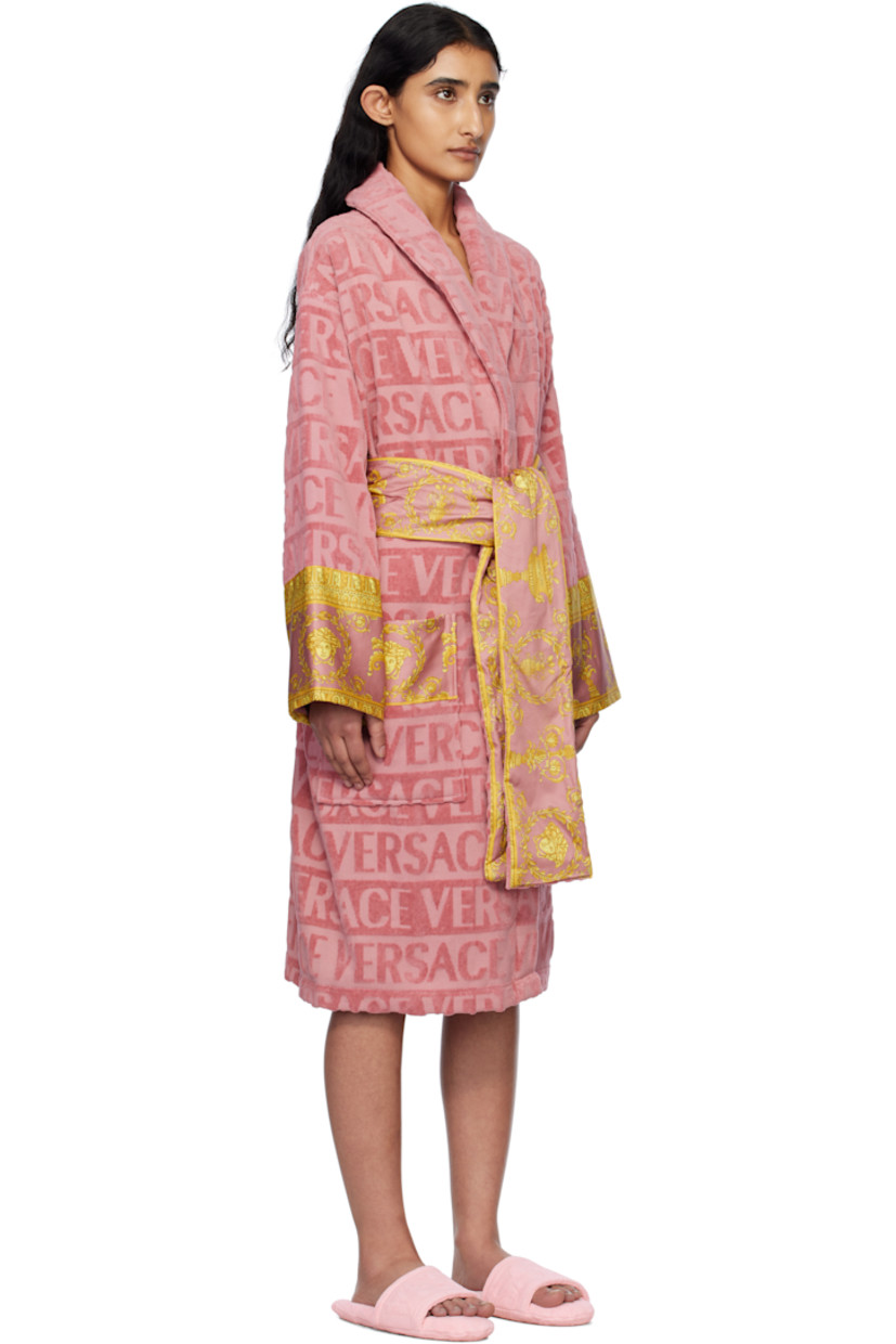 Cotton terrycloth bathrobe. Jacquard logo pattern and Barocco-printed poplin trim throughout.

· Shawl collar
· Open front
· Belt loops and detachable self-tie belt
· Patch pockets

Supplier color: Print
