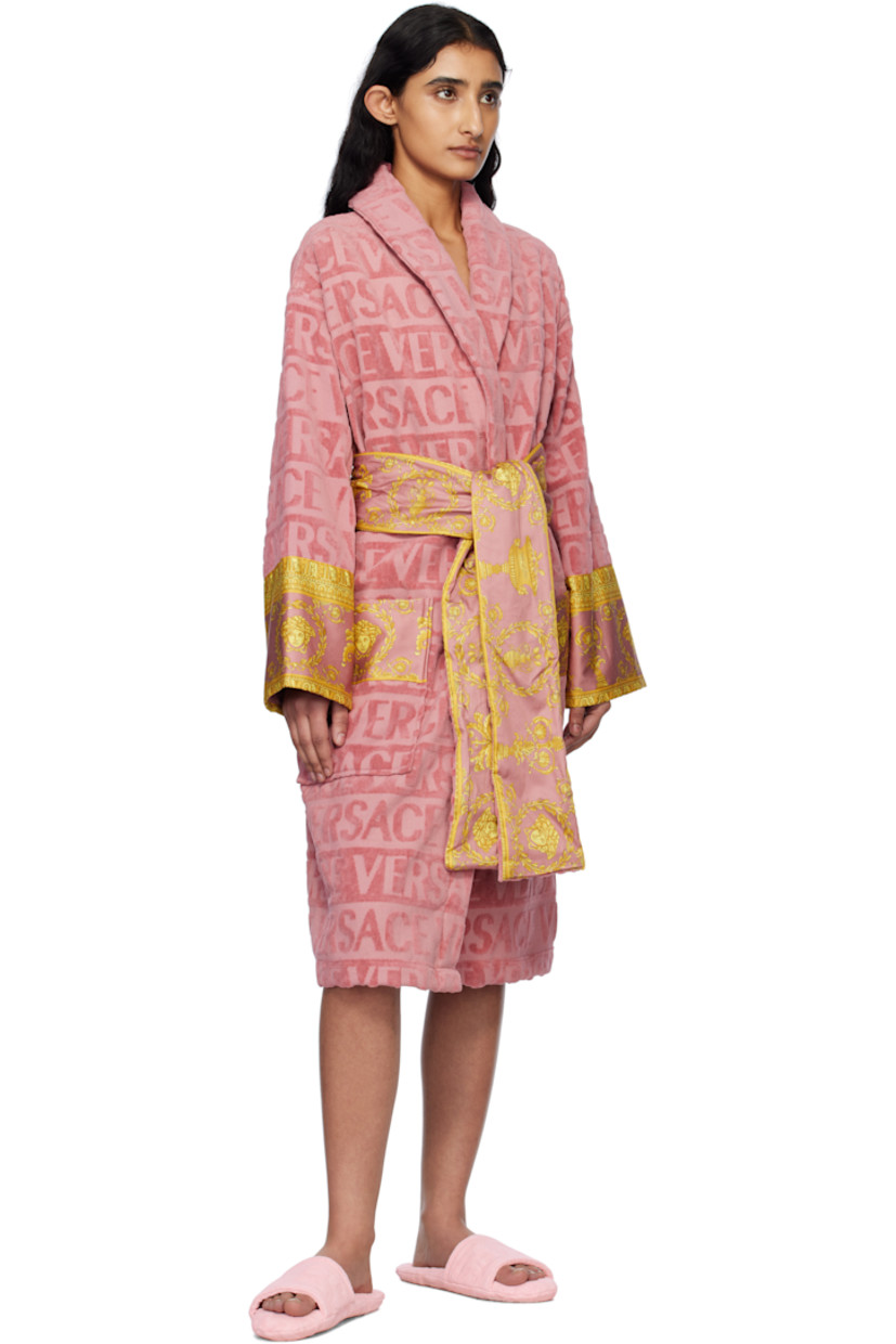 Cotton terrycloth bathrobe. Jacquard logo pattern and Barocco-printed poplin trim throughout.

· Shawl collar
· Open front
· Belt loops and detachable self-tie belt
· Patch pockets

Supplier color: Print