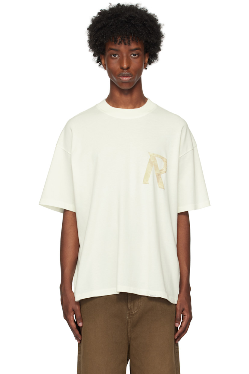 Cotton jersey T-shirt. 

· Rib-knit crewneck
· Logo graphic at front and back 
· Logo hardware at hem 
· Dropped shoulders

Supplier color: Flat white