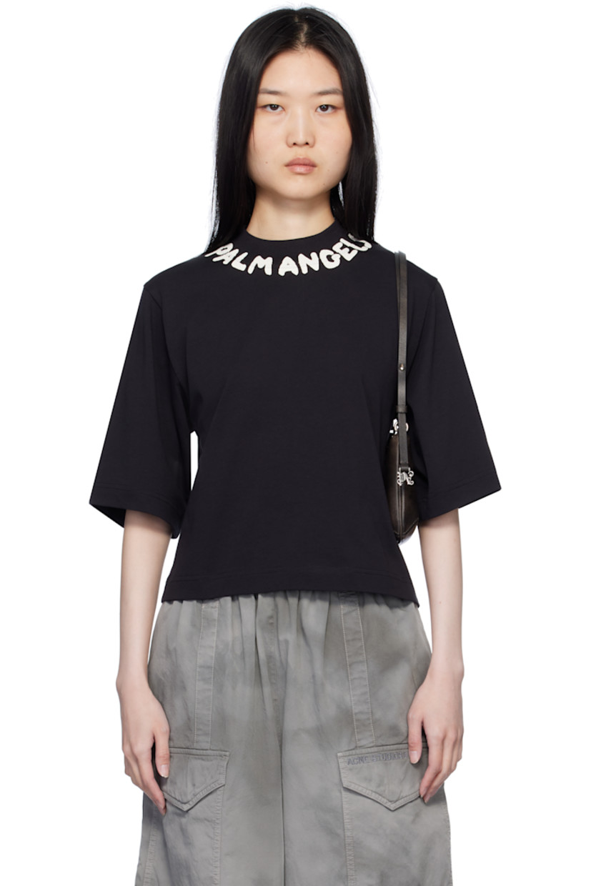 Cotton jersey T-shirt.

· Logo printed at rib-knit crewneck
· Cropped hem
· Logo flag at side seam

Supplier color: Black/Off white