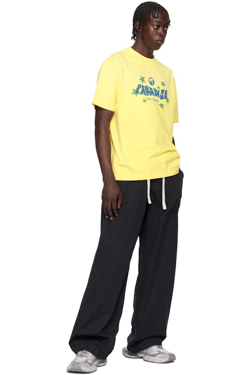 Loose-fit cotton twill cargo pants.

· Drawstring at elasticized waistband
· Four-pocket styling
· Logo printed at back
· Logo flag at back pocket

Supplier color: Black