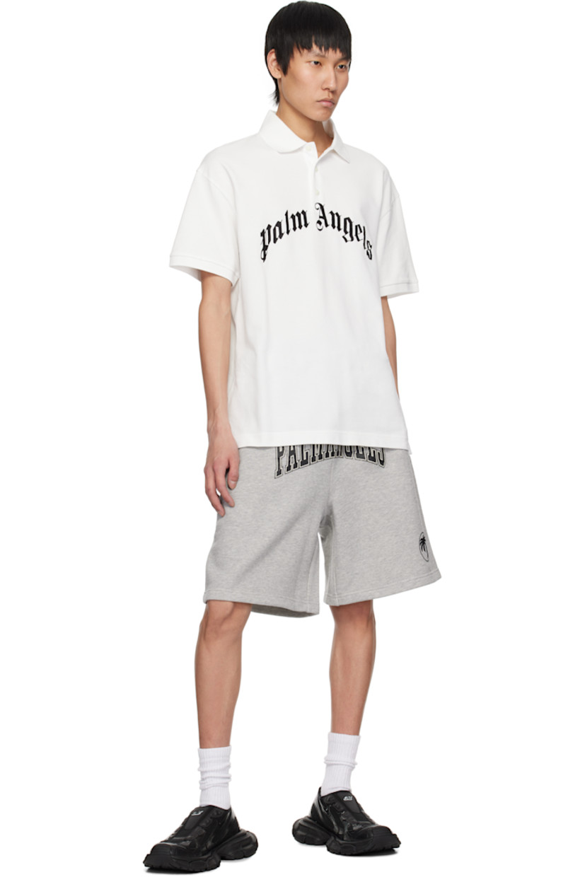 French terry shorts.

· Elasticized waistband
· Two-pocket styling
· Logo and graphic bonded at front 

Supplier color: Grey melange