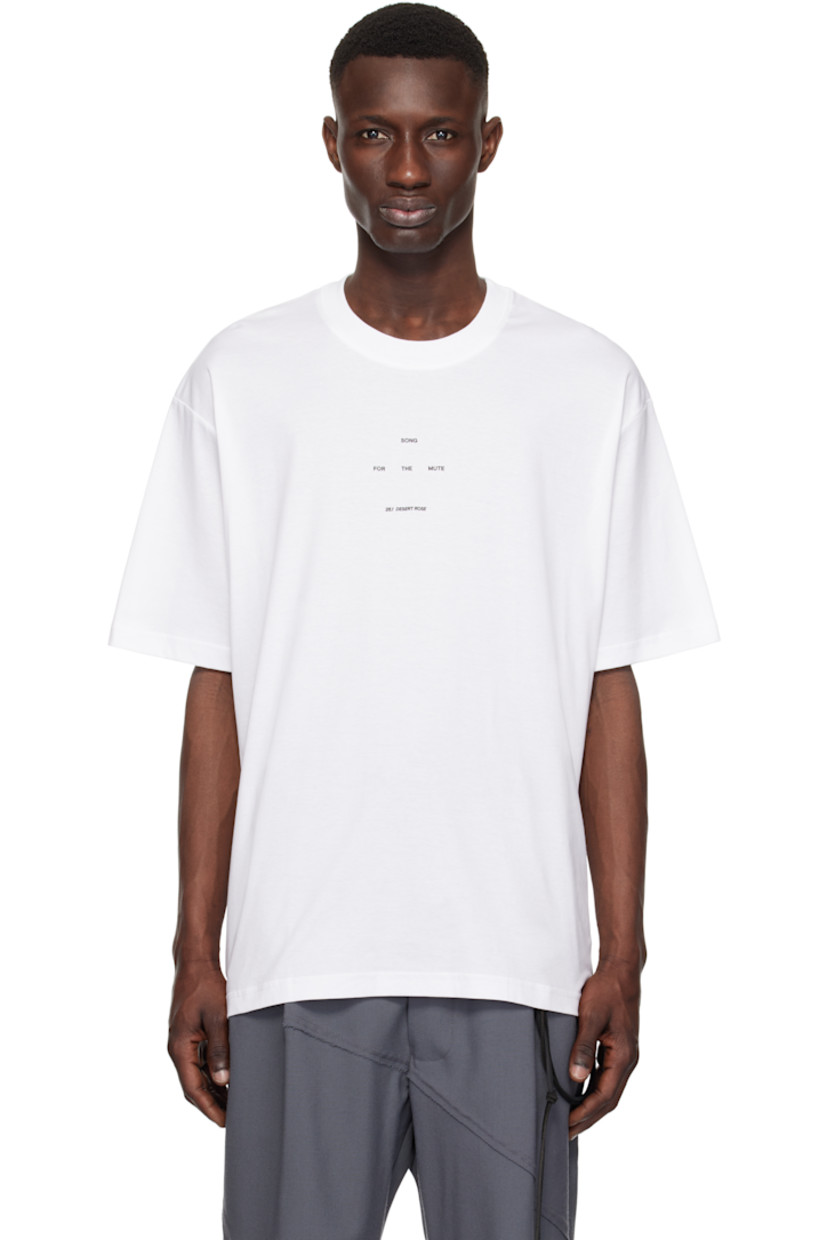 Cotton jersey T-shirt.

· Rib-knit crewneck
· Logo printed at chest
· Dropped shoulders
· Graphic printed at back

Supplier color: White