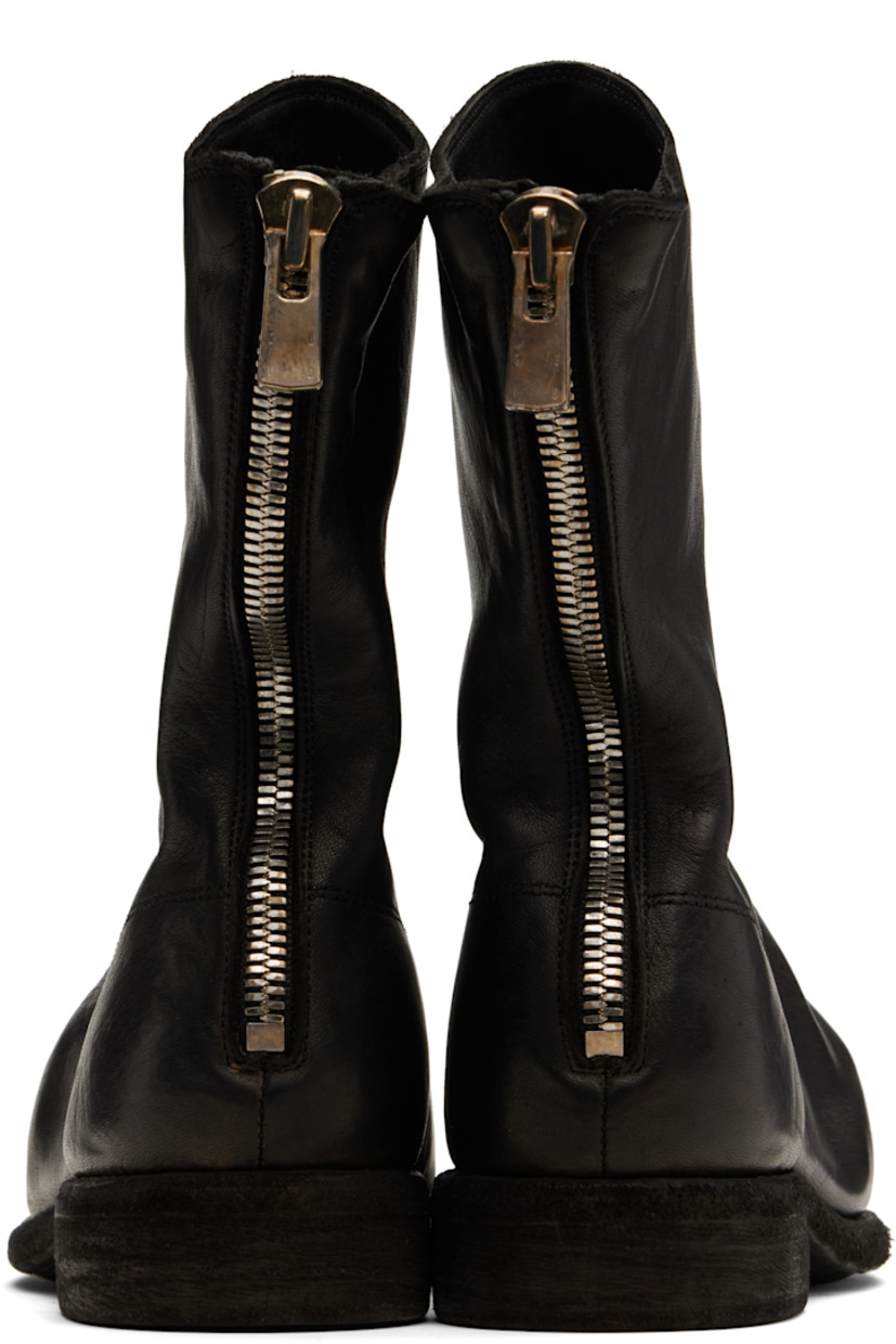 Ankle-high grained horse leather boots in black.

· Zip closure at heel
· Grained leather lining
· Stacked leather heel
· Leather sole
· Heel: H1.5"

Supplier color: BLKT
