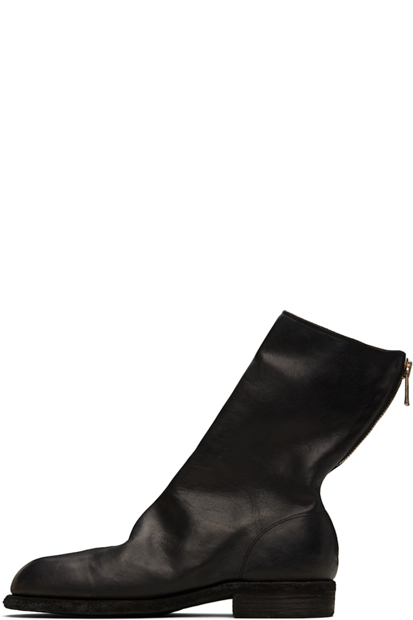 Ankle-high grained horse leather boots in black.

· Zip closure at heel
· Grained leather lining
· Stacked leather heel
· Leather sole
· Heel: H1.5"

Supplier color: BLKT