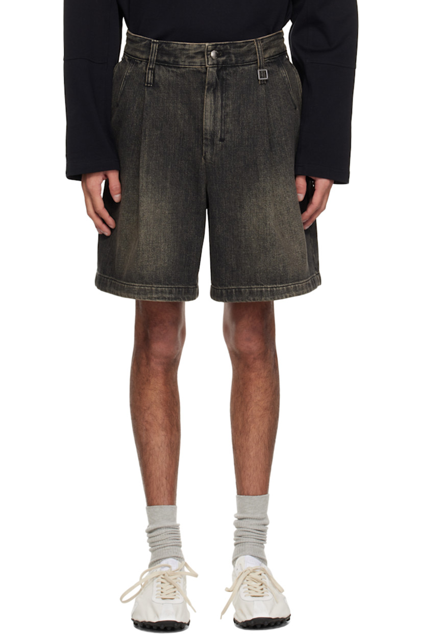 Non-stretch denim shorts. Fading throughout.

· Belt loops 
· Four-pocket styling
· Zip fly
· Logo hardware at belt loop
· Pleats and darts at front
· Leather logo patch at back waistband
· Darts at back
· Logo-engraved silver-tone hardware

Supplier color: Gray