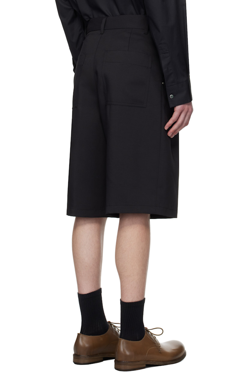 Polyester twill shorts.

· Belt loops
· Four-pocket styling
· Zip fly
· Logo hardware at belt loop
· Pleats at front

Supplier color: Black