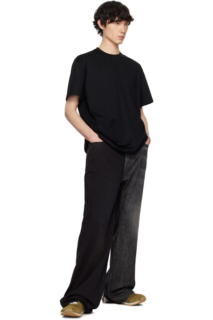 Cotton jersey T-shirt.

· Rib-knit crewneck
· Logo patch at chest
· Vented side seams
· Logo hardware at back collar
· Iridescent logo bonded at back

Supplier color: Black