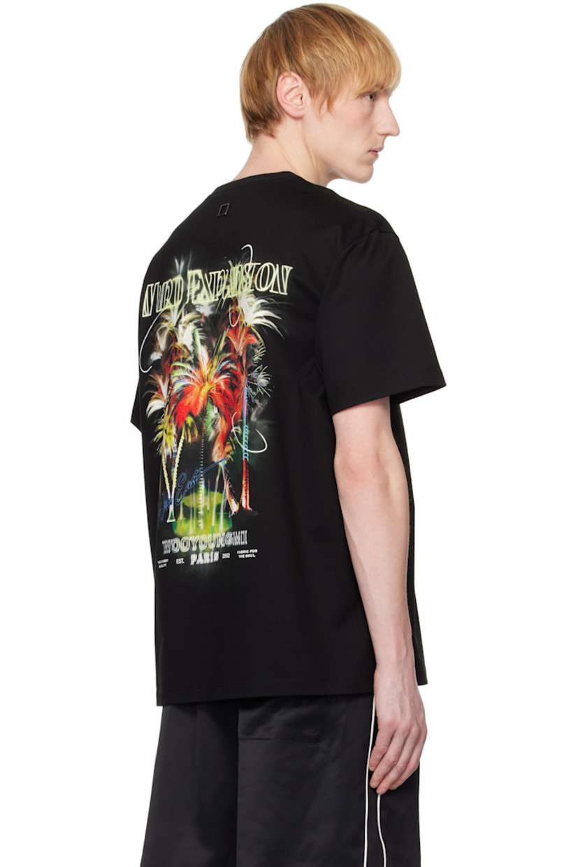 Cotton jersey T-shirt. 

· Rib-knit crewneck
· Logo and graphic printed at front
· Dropped shoulders
· Vented side seams 
· Logo hardware at back collar
· Logo, graphic, and text printed at back

Supplier color: Black