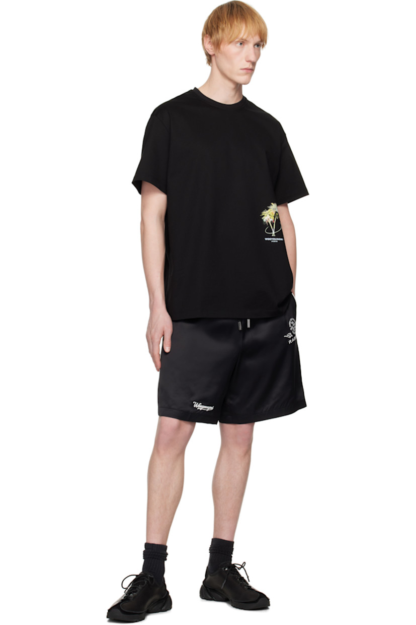 Cotton jersey T-shirt. 

· Rib-knit crewneck
· Logo and graphic printed at front
· Dropped shoulders
· Vented side seams 
· Logo hardware at back collar
· Logo, graphic, and text printed at back

Supplier color: Black