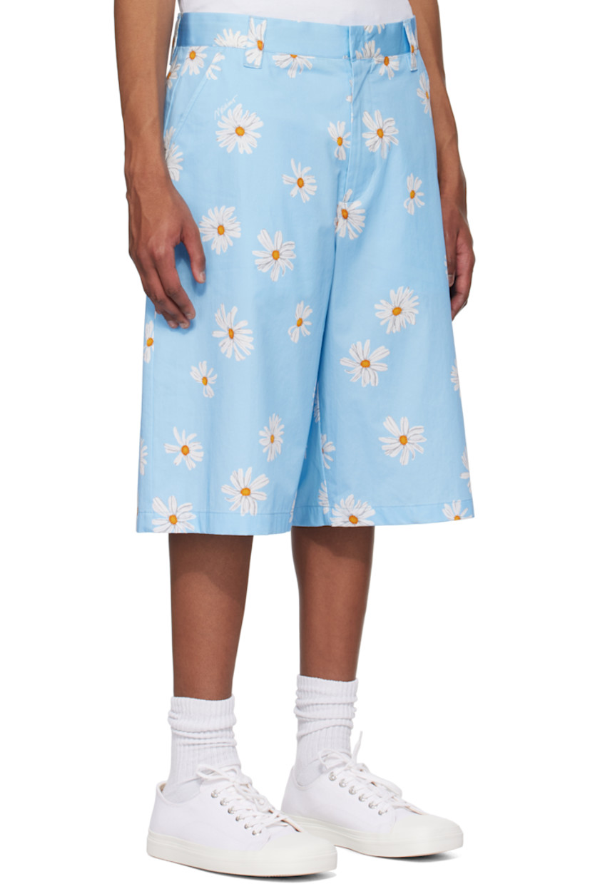 Cotton satin shorts. Graphic pattern printed throughout. 

· Belt loops
· Four-pocket styling
· Zip fly

Supplier color: Sky blue
