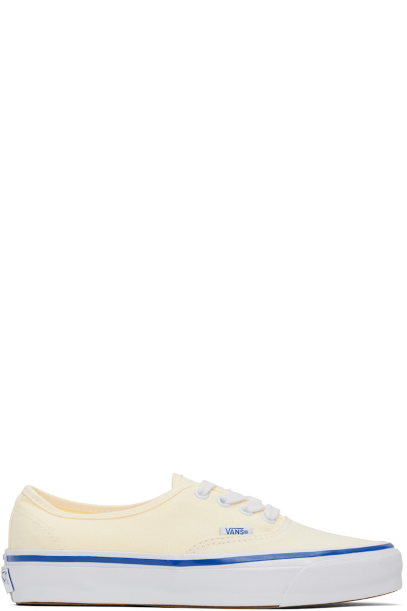 Low-top canvas sneakers in off-white.

· Lace-up closure
· Logo flag at outer side
· Grained leather and canvas lining
· Rubberized logo patch at heel
· Textured rubber midsole
· Treaded rubber sole

Supplier color: Lx off-white
