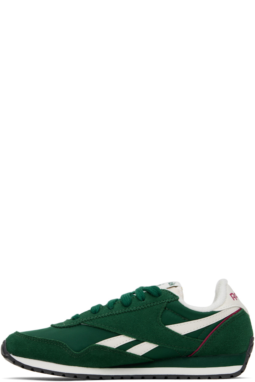 Low-top suede and canvas sneakers in green.

· Buffed leather trim throughout
· Lace-up closure
· Logo flag at padded tongue
· Padded collar
· Signature stripes at sides
· Inset logo patch at outer side
· Logo printed at heel tab
· Piping in burgundy at heel counter
· Terrycloth lining
· Foam rubber midsole
· Treaded rubber sole

Supplier color: Classic green/Classic green/Chalk