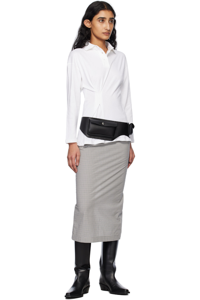 Grained leather belt in black.

· Flap pockets at length
· Pin-buckle fastening
· Silver-tone hardware
· W5"

Supplier color: Black