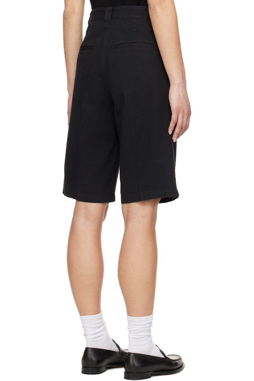 Cotton canvas shorts.

· Belt loops
· Four-pocket styling
· Zip-fly
· Pleats at front 
· Creased legs

Supplier color: Black