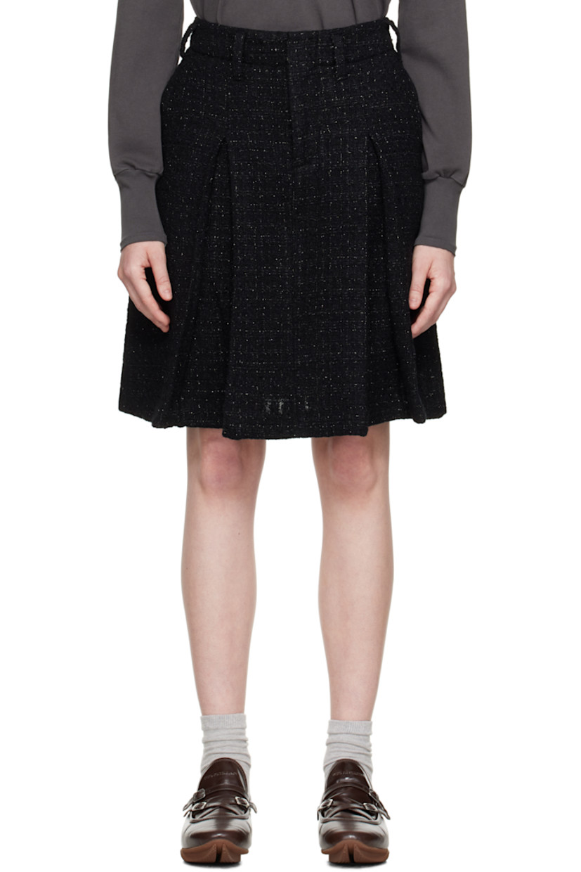 Wool-blend tweed midi skirt. Metallic threads throughout.

· Belt loops
· Three-pocket styling
· Zip fly
· Inverted box pleats at front and back

Supplier color: Black