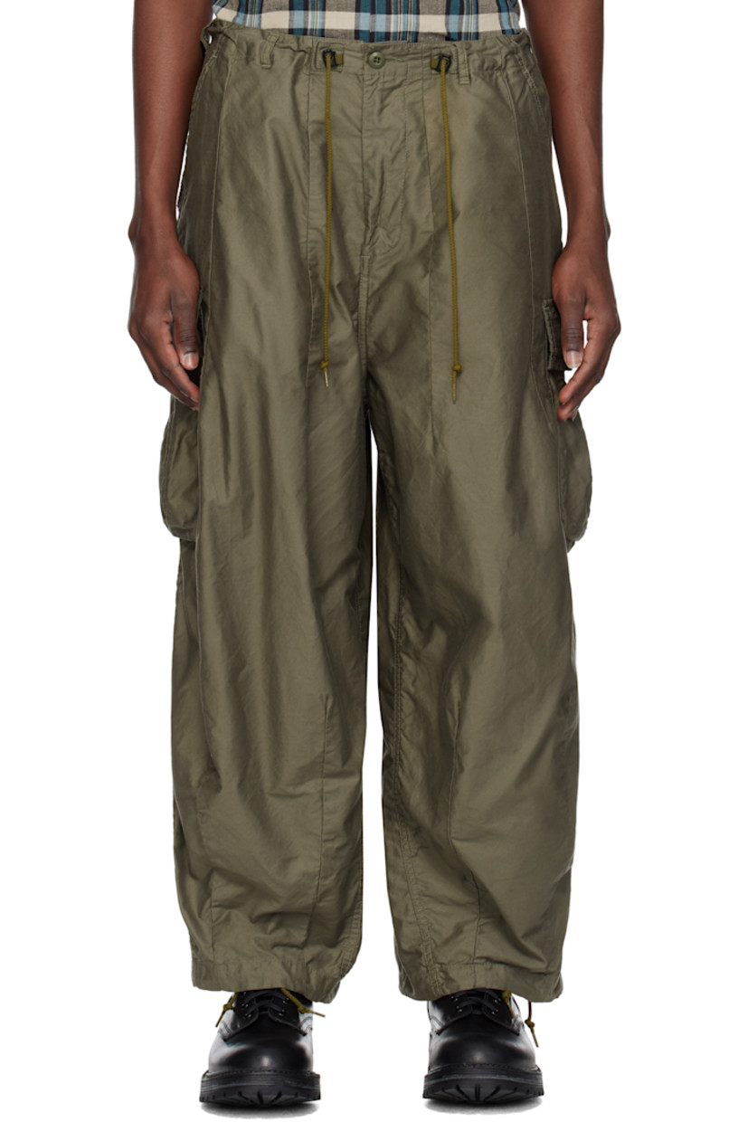 Heavyweight cotton BDU twill cargo pants.

· Belt loops
· Cord-lock drawstring at waistband
· Four-pocket styling
· Zip fly
· Drawstring at cuffs
· Cargo pocket at outseams

Supplier color: Olive