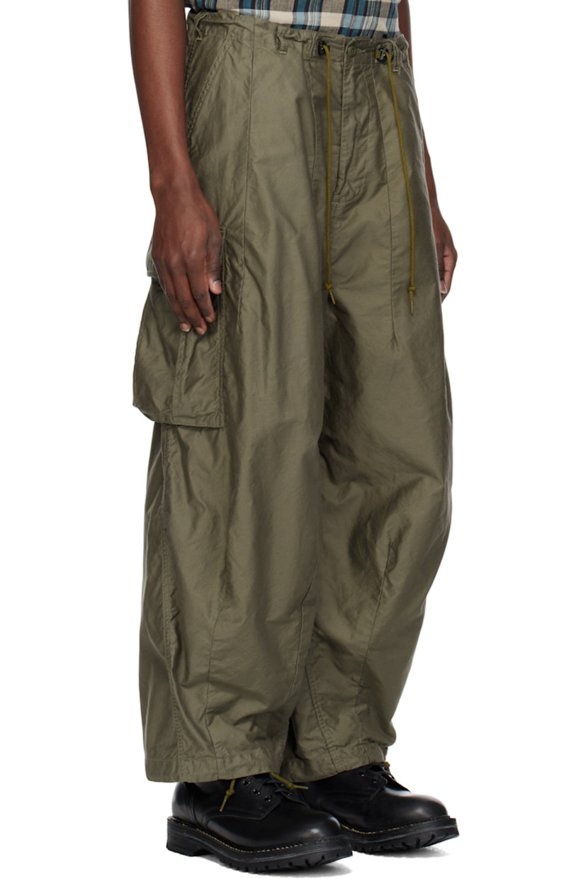 Heavyweight cotton BDU twill cargo pants.

· Belt loops
· Cord-lock drawstring at waistband
· Four-pocket styling
· Zip fly
· Drawstring at cuffs
· Cargo pocket at outseams

Supplier color: Olive