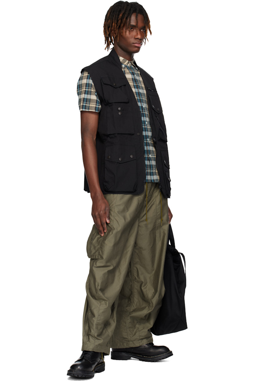 Heavyweight cotton BDU twill cargo pants.

· Belt loops
· Cord-lock drawstring at waistband
· Four-pocket styling
· Zip fly
· Drawstring at cuffs
· Cargo pocket at outseams

Supplier color: Olive