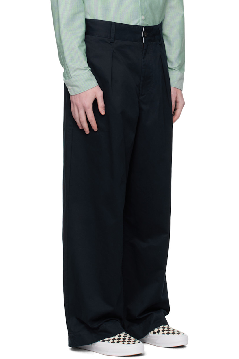 Peached 11.5 oz cotton twill trousers.

· Wide-leg
· Belt loops
· Four-pocket styling
· Zip fly
· Pleats at front

Supplier color: Navy