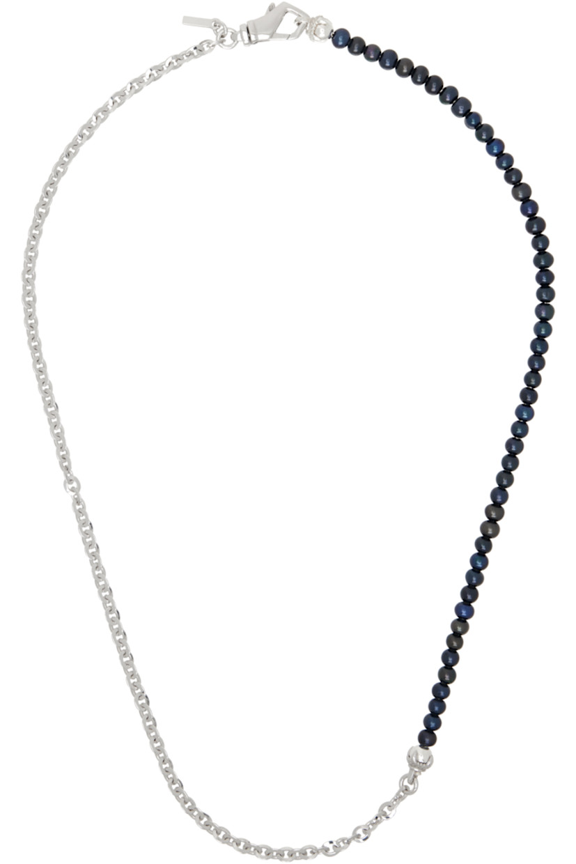Handcrafted cable chain necklace in sterling silver. 

· Beaded black freshwater pearls at length 
· Logo plaque at length
· Lobster-clasp fastening 
· L22"

Supplier color: Silver