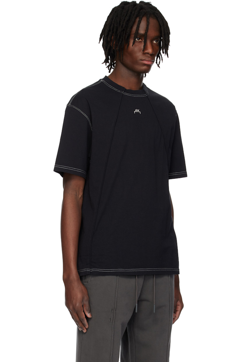195 gsm cotton jersey T-shirt. 

· Rib-knit crewneck
· Logo printed at chest
· Piping at front 
· Contrast stitching in white

Supplier color: Black onyx