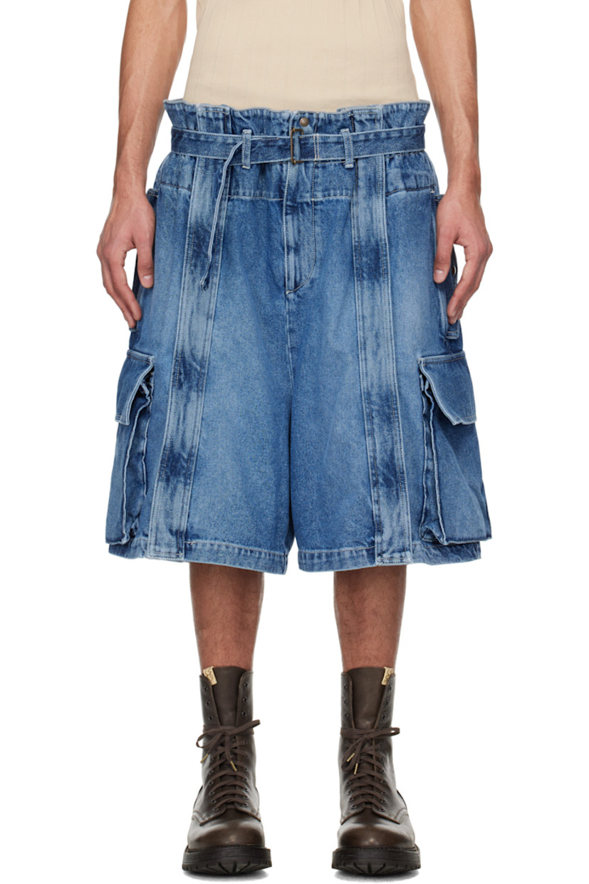 Non-stretch denim cargo shorts. Fading throughout.

· Cinch belt and belt loops at elasticized waistband
· Four-pocket styling
· Zip fly
· Zip vent at cuffs
· Bellows pocket at outseams
· Logo patch at back waistband

Supplier color: Light/Pastel blue