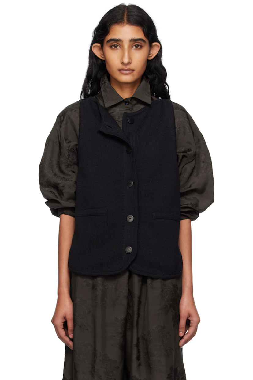 Knit ECOTEC® upcycled cotton-blend cardigan

· GRS- and OEKO-TEX 100-certified
· Boatneck
· Button closure
· Mock welt pockets at front
· Shirttail hem
· Logo-engraved hardware

Supplier color: Black