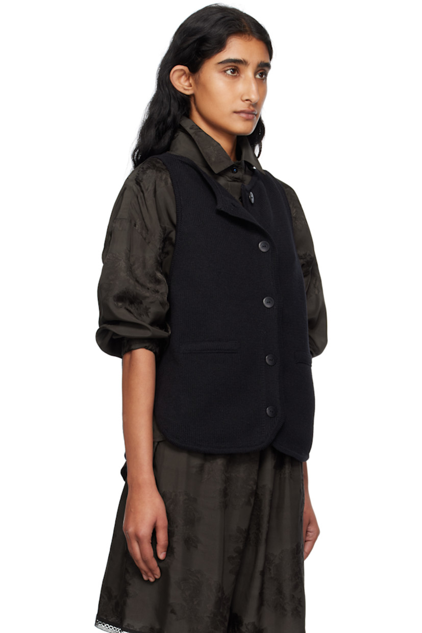 Knit ECOTEC® upcycled cotton-blend cardigan

· GRS- and OEKO-TEX 100-certified
· Boatneck
· Button closure
· Mock welt pockets at front
· Shirttail hem
· Logo-engraved hardware

Supplier color: Black