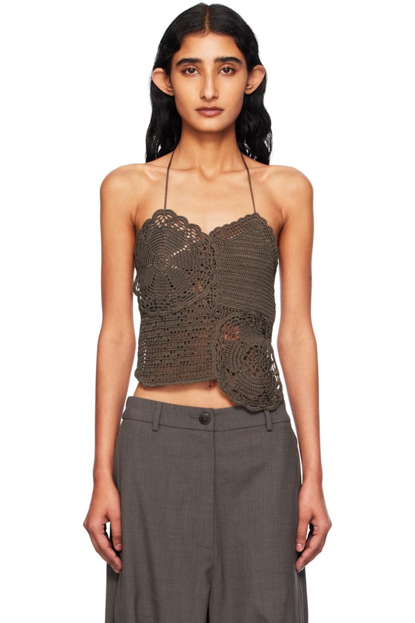 Hand-crocheted long-staple organic cotton top. 

· GOTS-, OCS 100-, and OEKO-TEX® Standard 100
· Scalloped edges throughout 
· Self-tie halter strap at V-neck
· Self-tie straps at open back

Supplier color: Brown