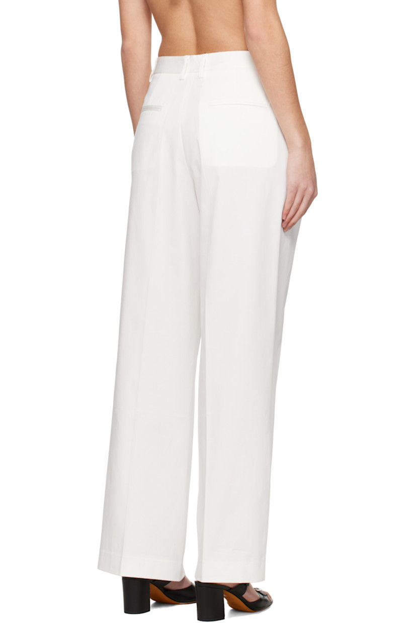 Straight-leg GOTS-certified organic cotton twill trousers. 

· Belt loops 
· Four-pocket styling 
· Zip-fly
· Pleat at front legs 

Supplier color: Chalk