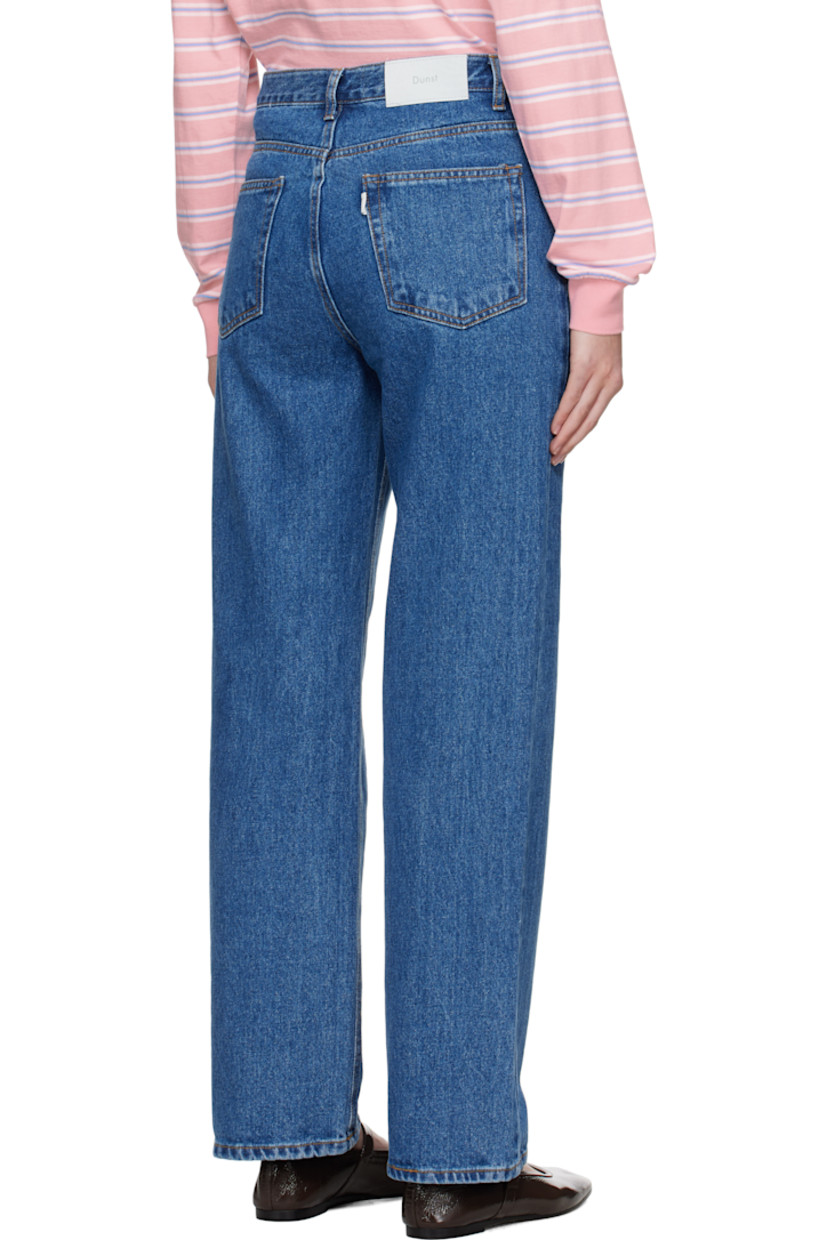 Loose-fit non-stretch denim jeans. Subtle fading throughout.

· Belt loops
· Five-pocket styling
· Zip-fly
· Logo patch at back waistband
· Logo flag at back pocket
· Contrast stitching in tan

Supplier color: Classic blue